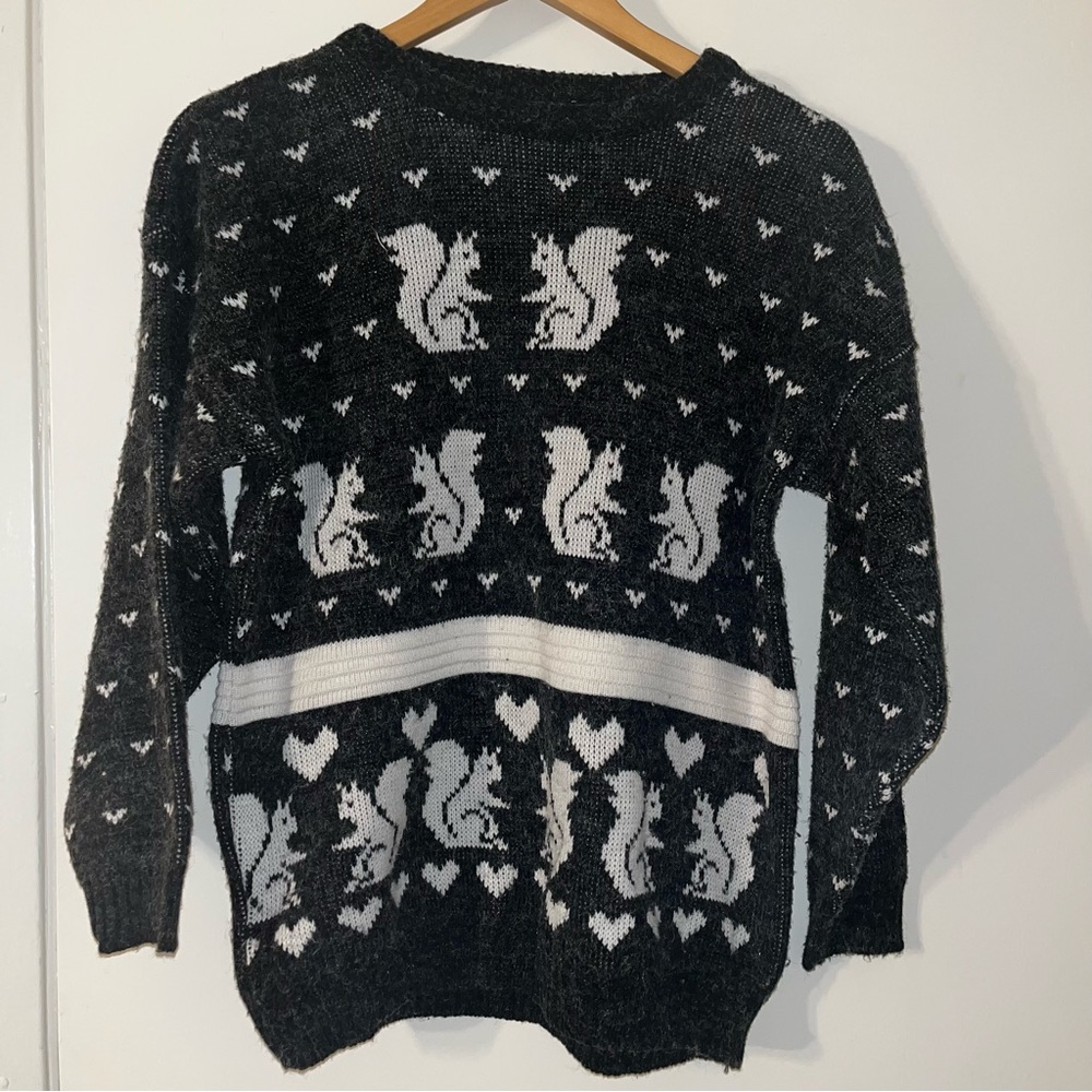 Squirrel in love patterned vintage sweater